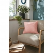 Coussin d&eacute;houssable 45 &times; 45 cm &ndash; Gaze de coton unie GA&Iuml;A &ndash; Passepoil & Zip Rose p&ecirc;che, image n° 2