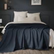 Plaid 130 x 160 cm en coton texturé Sixtine – Bleu Marine, image n° 2