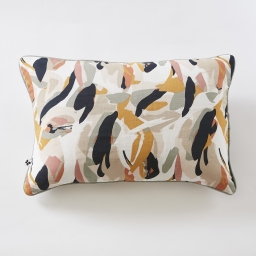 Coussin déhoussable 40 x 60 cm – Gaze de coton imprimée JULIA – Passepoil contrasté