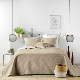Couvre lit 2p mat.+2 hc 60x60 220 x 240 cm Couvre-lit  220 x 240 cm en microfibre unie ROMANE Lin + 2 housses de coussin 60 x 60 cmmicrofibre unie romane Lin