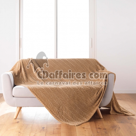 Plaid 180 x 220 cm en flanelle relief uni &ndash; Mod&egrave;le ARYA &ndash; Coloris Camel