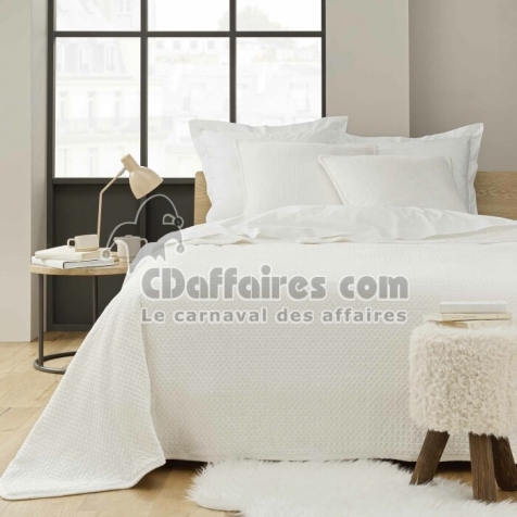 Couvre-lit 220 x 240 cm + 2 taies 60 x 60 cm &ndash; Velours Relief & Sherpa &ndash; Mod&egrave;le Myl&egrave;ne Naturel