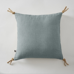 Coussin d&eacute;houssable avec pompons Lin lav&eacute; 45 x 45 cm SOLINE Azur