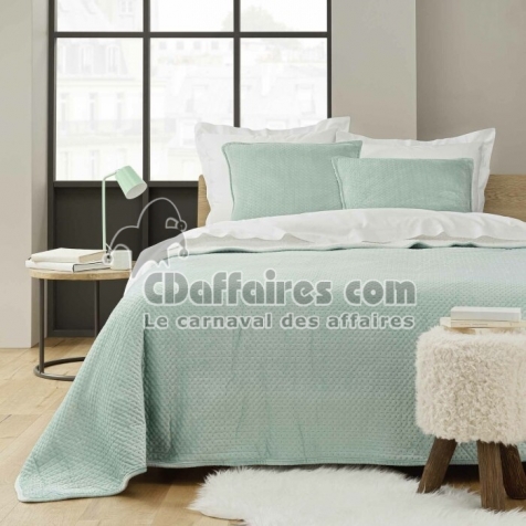 Couvre lit 220 x 240 cm +2 taies  60x60  cm en velours relief/sherpa Mylene Sauge