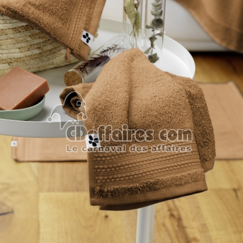 Serviette invité 30 x 50 cm éponge unie garance camel Marron
